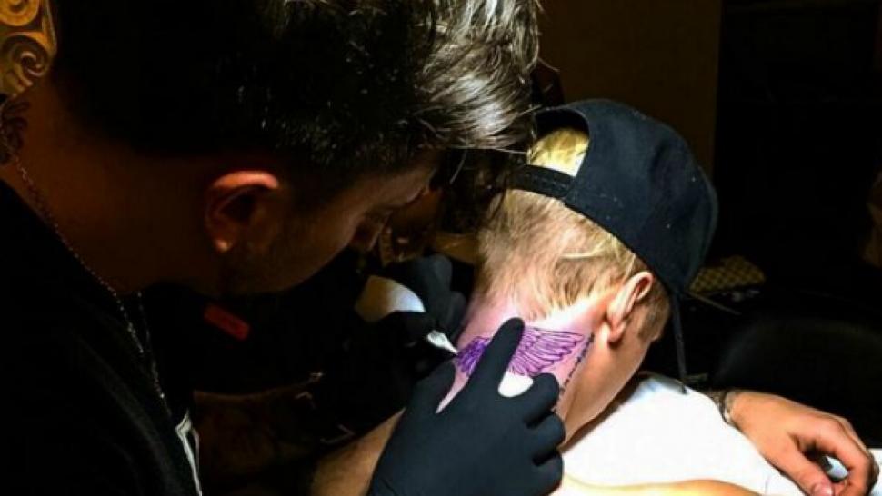 Justin Bieber Shows Off New Neck Tattoo See the Pics  Billboard